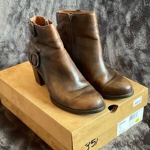 Women's BORN Brown Leather Ankle Boots with Buckle - EU 40 (US 8.5)